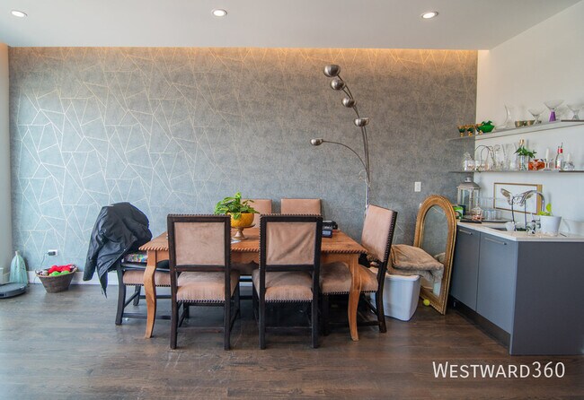 Photo - 880 N Milwaukee Ave Unit 2S
