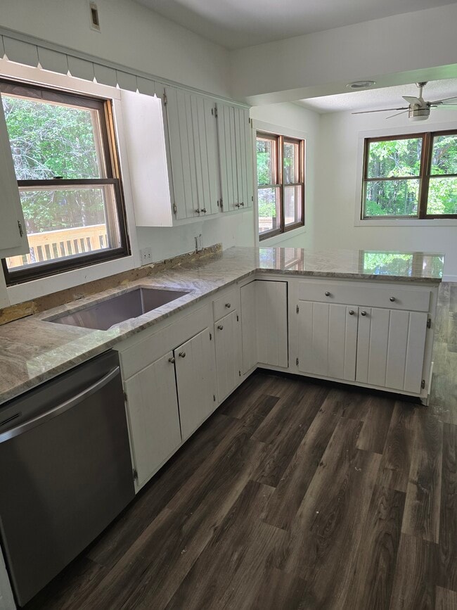 Kitchen - 16265 Port Sheldon St