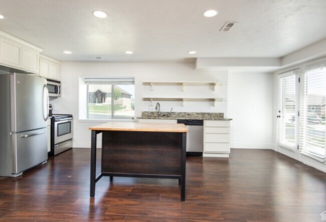 Photo - 1232 Regal View Dr