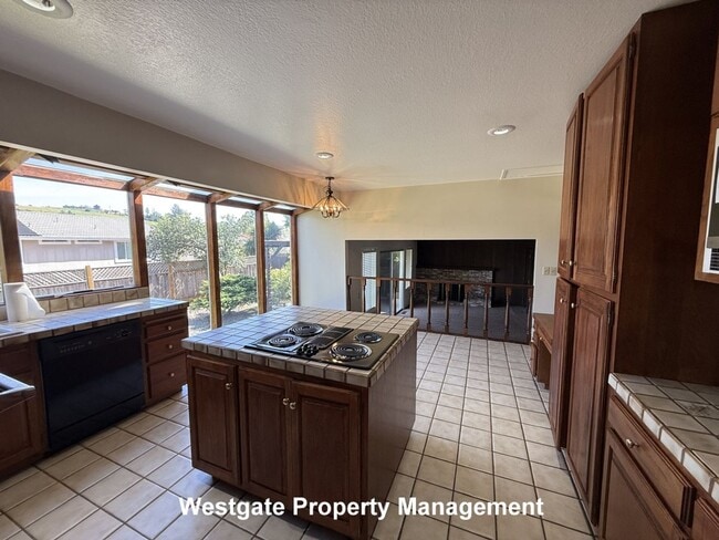 Photo - 328 Smith Dr