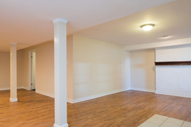 Photo - 412 W Marshall St Unit B
