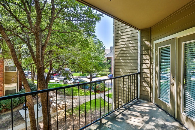 Patio/balcón - MacArthur Ridge Apartments