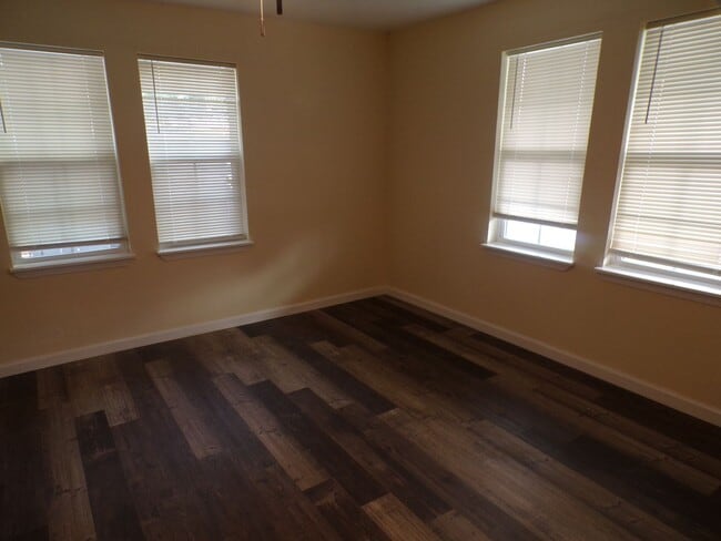 Photo - Fresh Installed Floors !!! Upgraded Bathro...