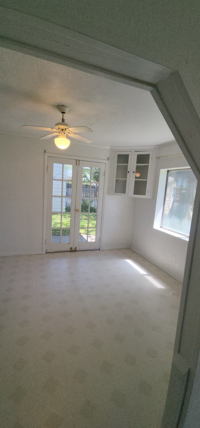 Photo - 444 N 9th E