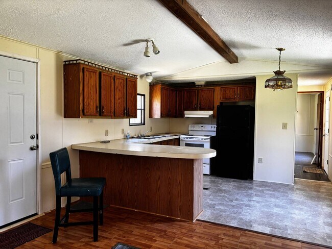 Photo - 499 Tanzman Rd