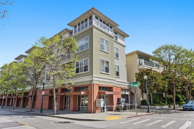Building Photo - 2030 N Pacific Ave Unit 123 Rental