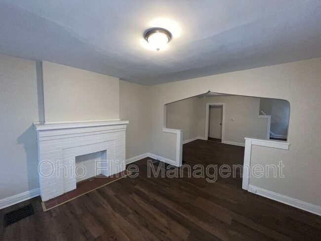 Photo - 1483 Republic Ave