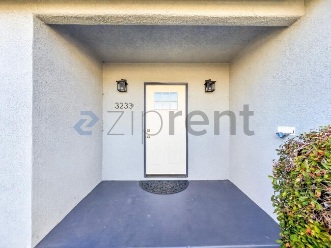 Photo - 3233 Easy Ave