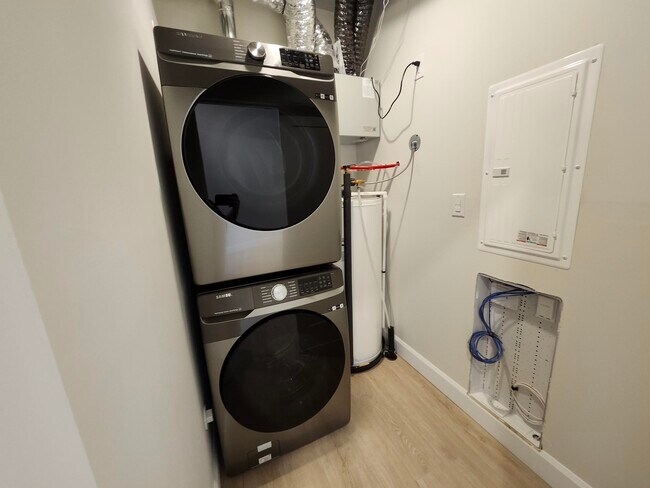 Photo - 180 Hillsborough Rd Unit 203