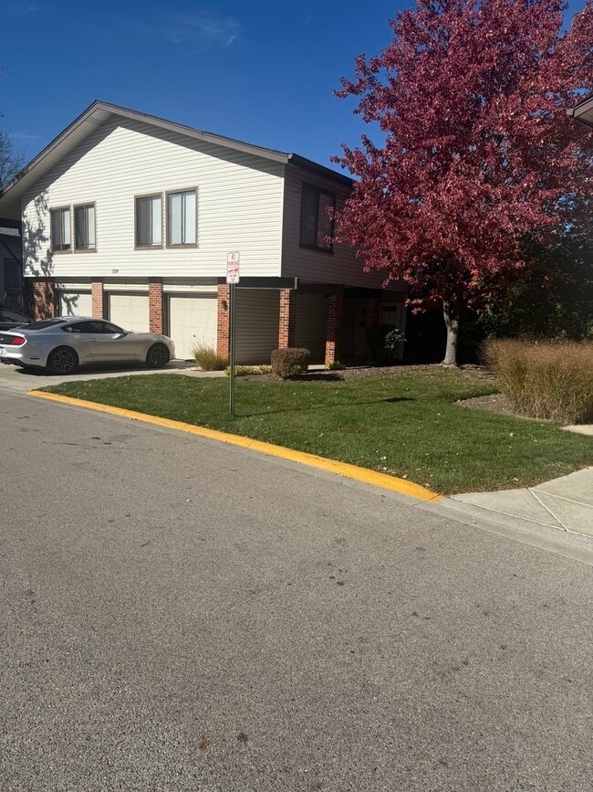 Photo - 1319 Kingsbury Dr