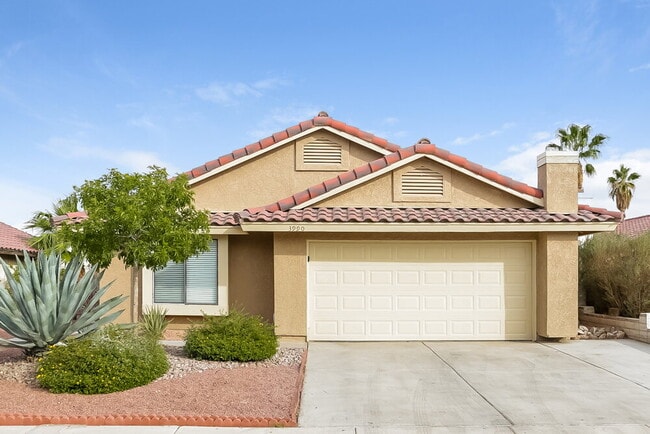 Building Photo - 3990 Avocado Dr