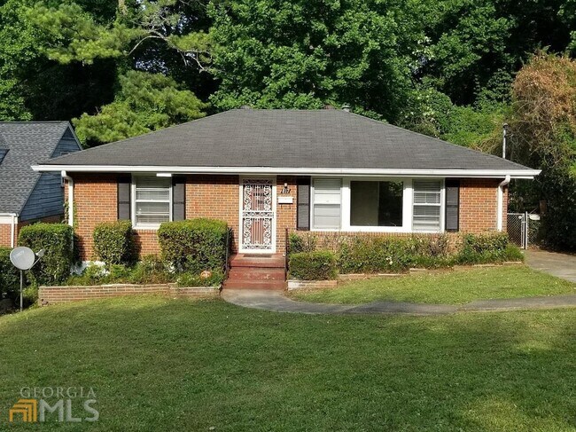 Photo - 817 North St NW