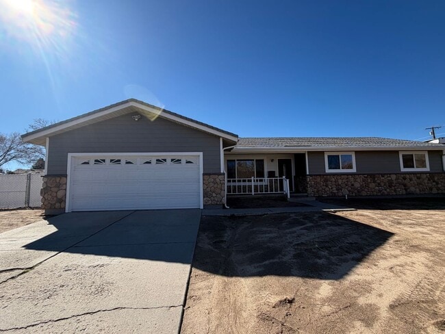 Building Photo - 509 Sonoma St