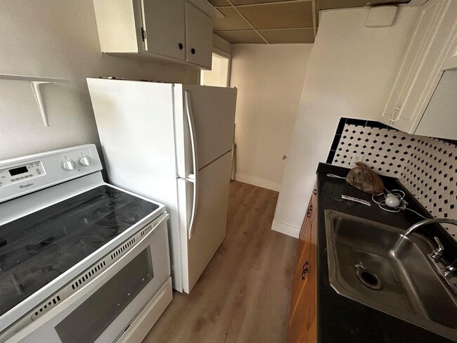 Photo - 631 SW 11th St Unit 1W