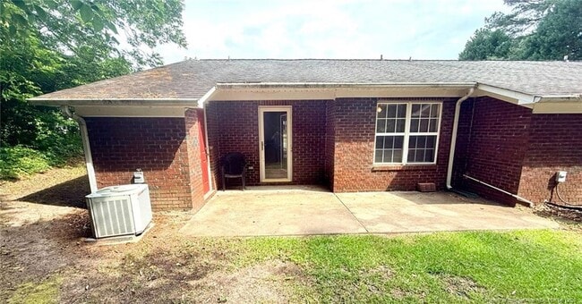 Photo - 522 Longview Dr