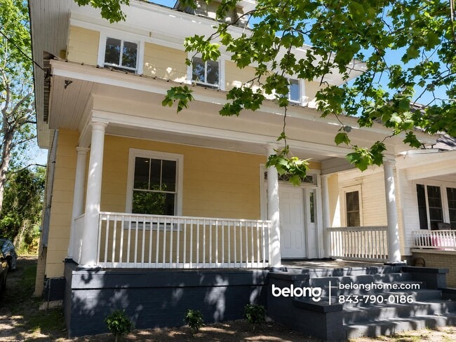 Building Photo - 914 Beman St