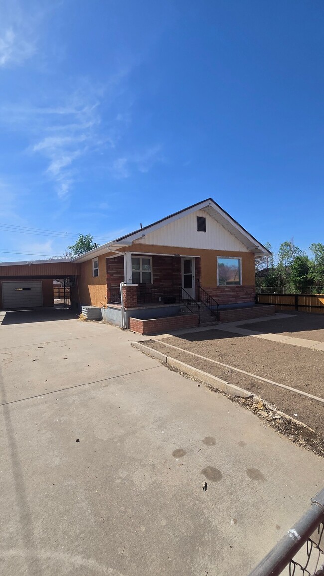 Building Photo - 2715 Cedar St