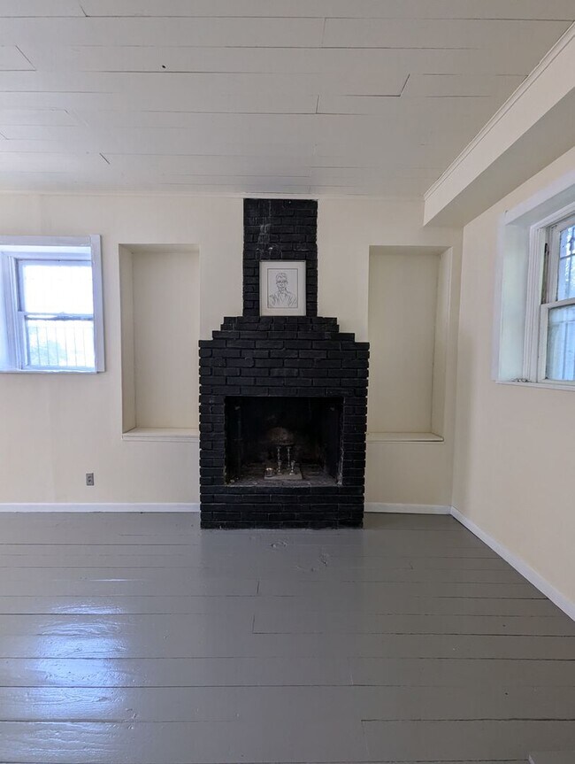 Photo - Get $500.00 Off 1st Month's Rent With a Mo...