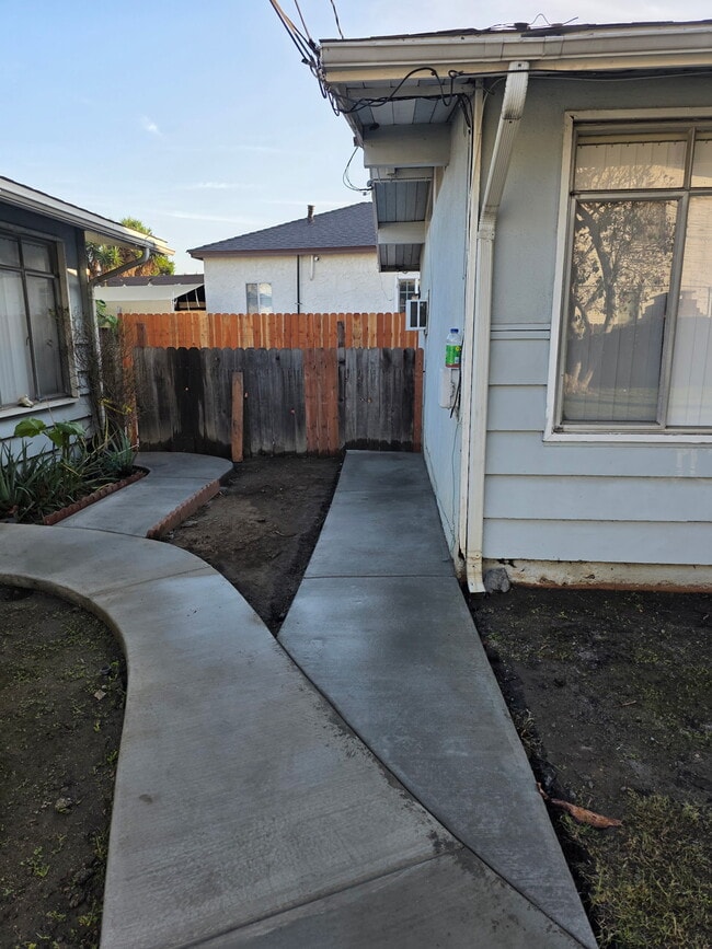 Photo - 3250 1/2 Walnut Grove Ave