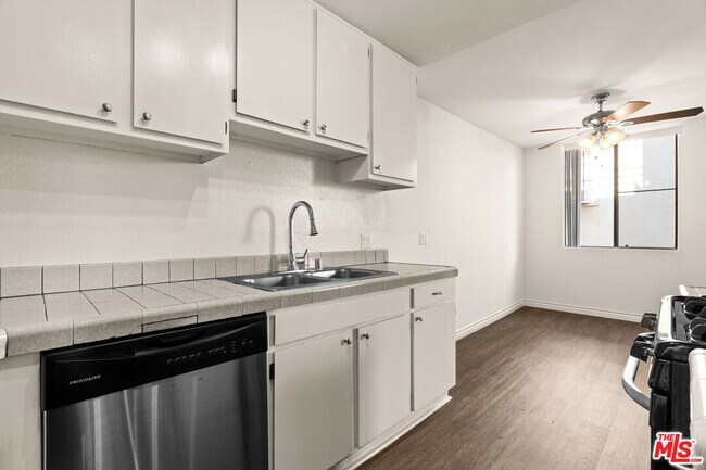 Photo - 1950 Rodney Dr Unit 101