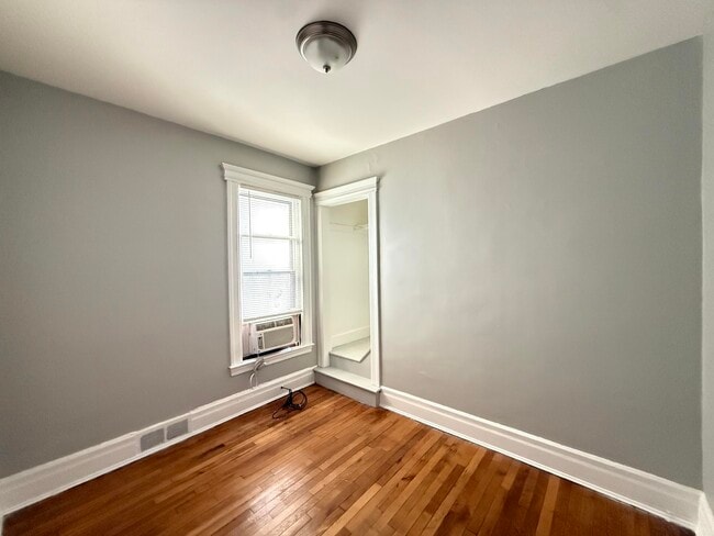 Photo - 4858 Commonwealth St Unit 2