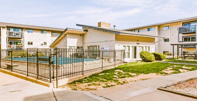 Photo - Updated & Clean 2BR Condo - Utilities Included - Laundry, Parking & Pool Unit Apt 91