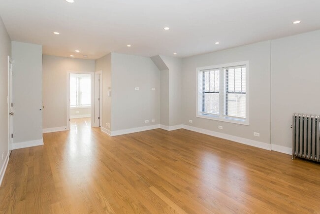 Photo - 1942 W Wilson Ave Unit 3L