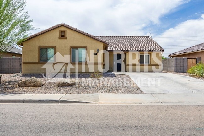 Building Photo - Very Nice Home in a Great Location
