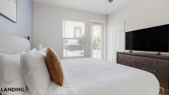 Photo - 4001 Ross Ave Unidad 168