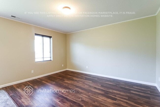 Photo - 1319 Daffodil Ave NE