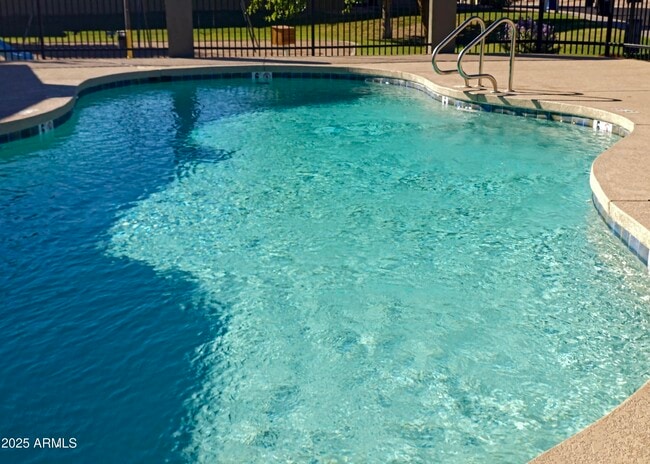 Building Photo - 5936 E Nance St