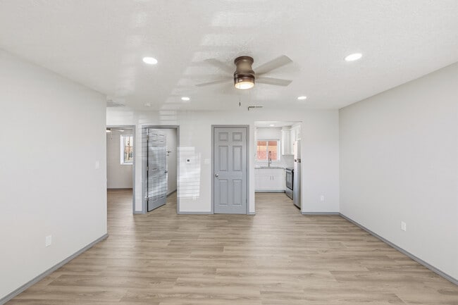 Photo - 855 W Castillo Ave