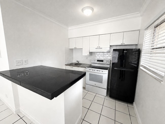 Photo - 715 SW 14th Ave Unit 1