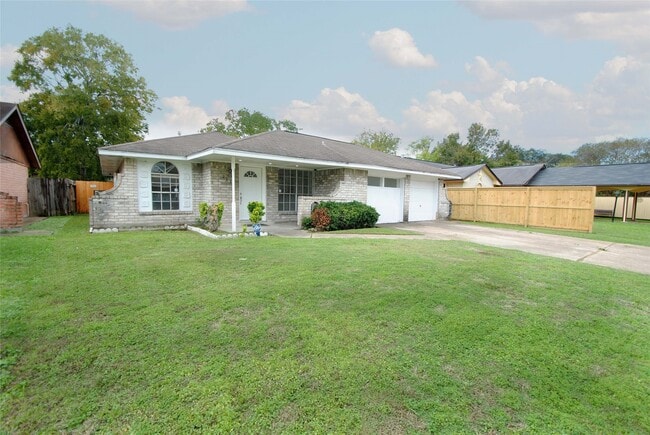 Building Photo - 2135 Bunzel St