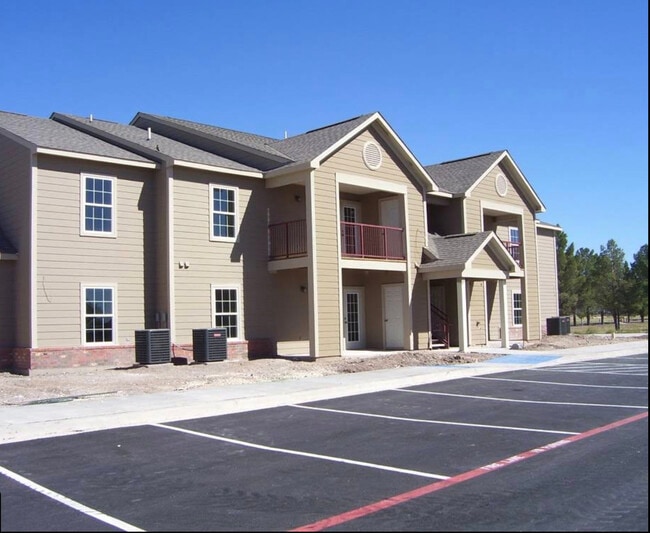 Building Photo - Fairway Flats