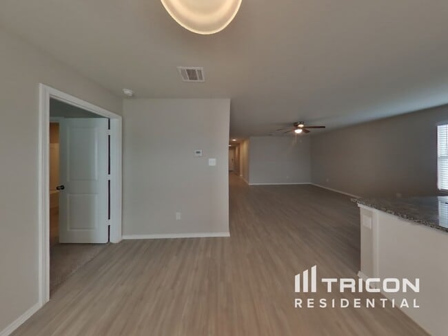 Photo - 13722 Dariens Path