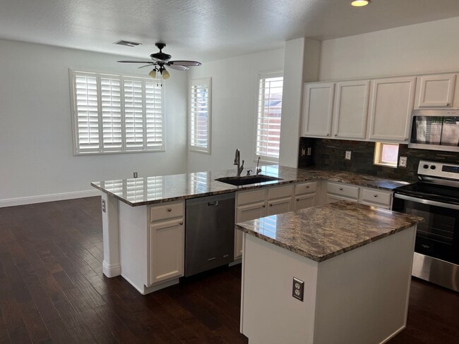 Photo - AVAILABLE NOW IN SEVILLE, GILBERT!!!