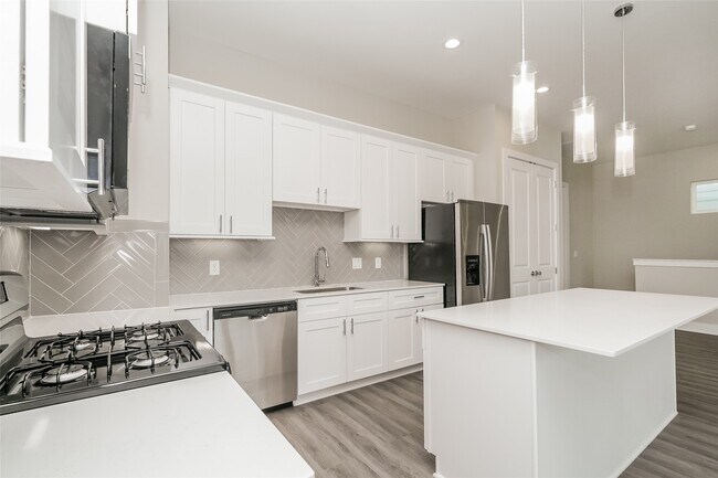 Photo - 8318 Curry Rd