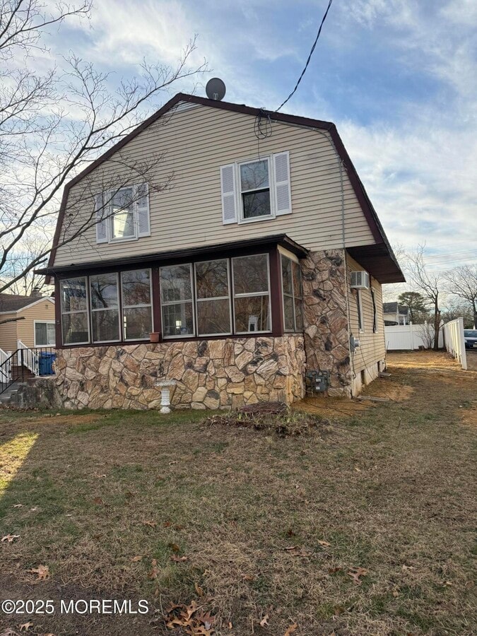 Photo - 69 George Ave