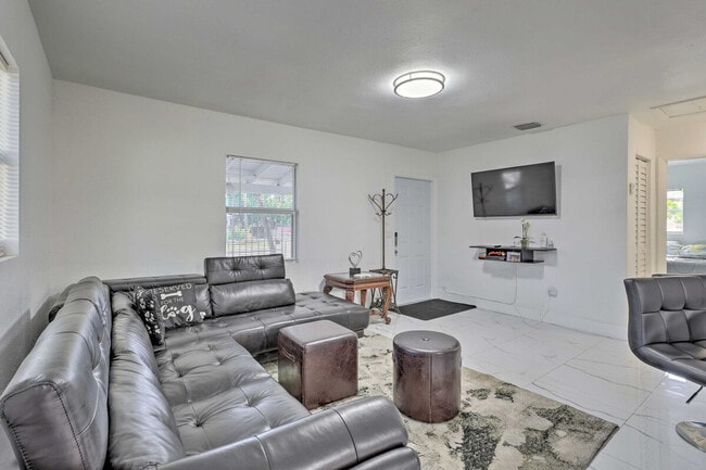 Building Photo - 846 NW 111th St Unit ID1307101P