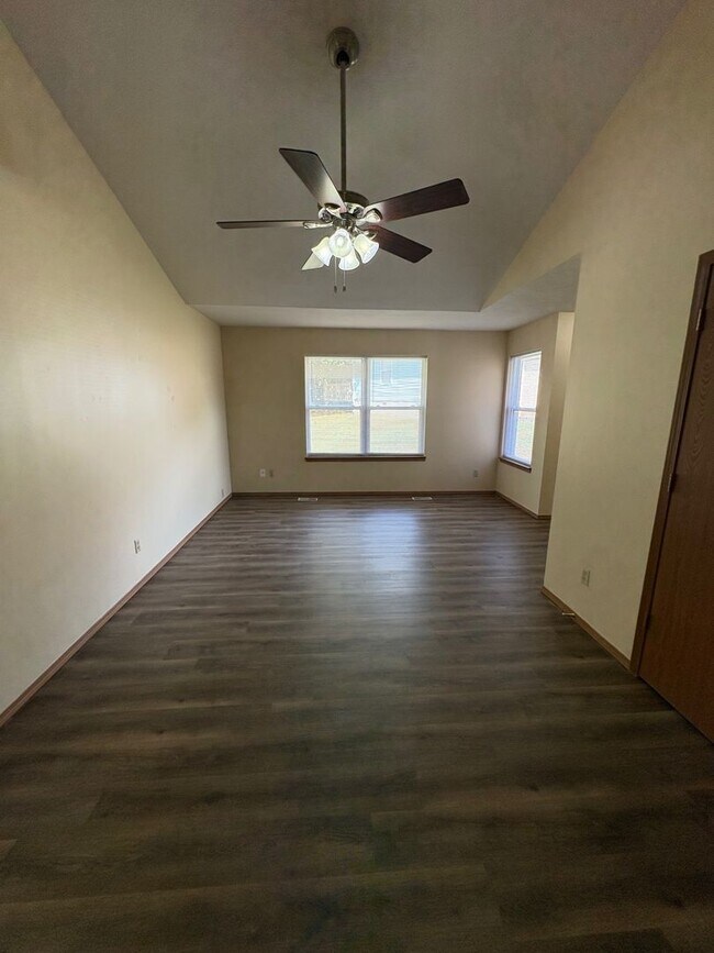 402-404-404 Brooktrail Way Unit 404