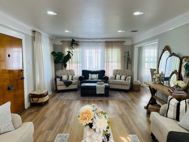 Photo - 236 W 127th St