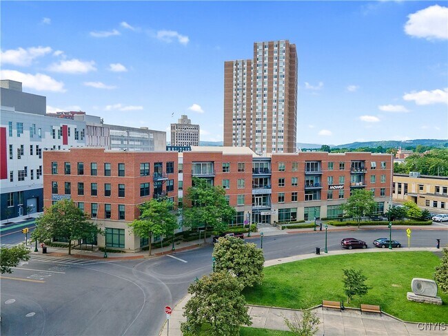 Photo - 211 W Jefferson St