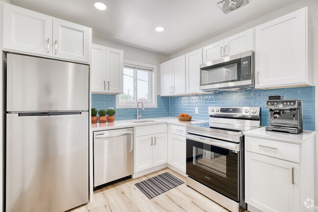 Kitchen-Renovated - Fountainview Apartments