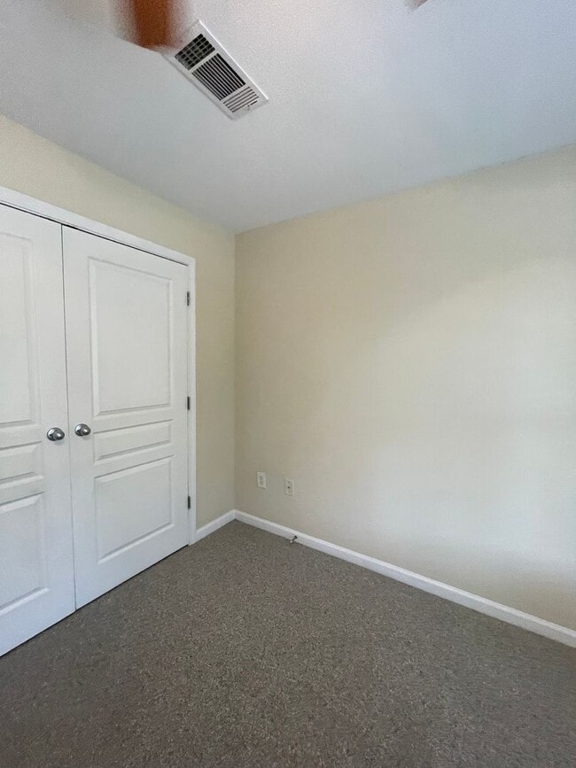 Building Photo - 15-1512 Dukes Unit 1512 - A