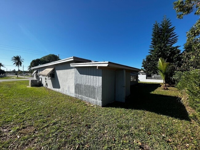 Photo - 4753 NW 41st St