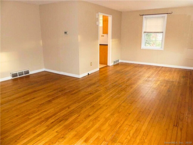 Photo - 12 W Rocks Rd