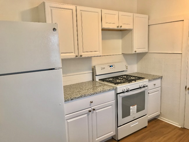 Building Photo - 918 Watson St SW Unit 2