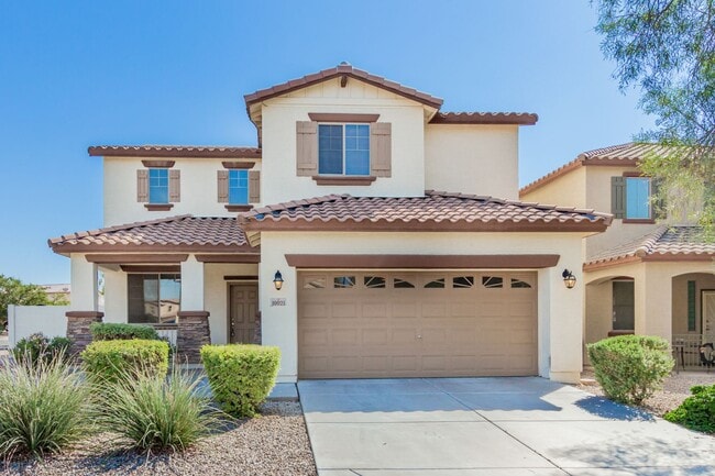 Building Photo - Spacious 4 bedroom home with full bath and...
