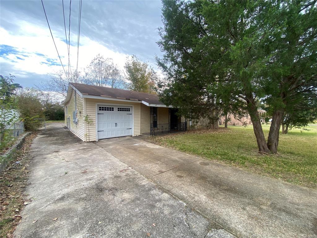 Photo - 3215 Hackberry Ln